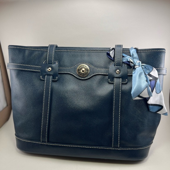 Dooney and Bourke tote bag set (3pack - tote, wallet and twilly) - Picture 10 of 10